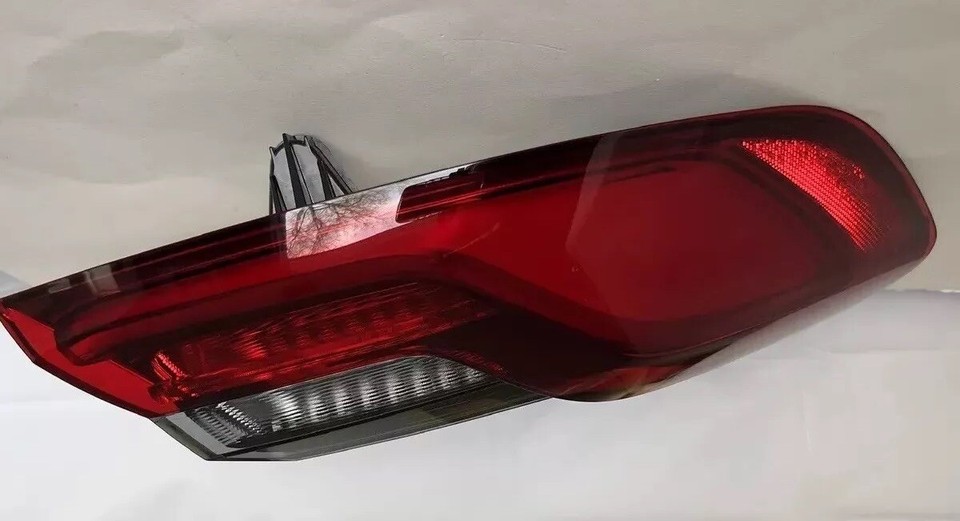 BMW LT LAMP ASSEMBLY NEW TAKEOFFS IN BOX 2020 2021 2022 2023 OEM  