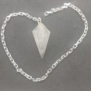 Libyan Desert Glass LDG Pendulum 2.2gr/11.0Ct Beautiful faceted stone - Imagen 1 de 3