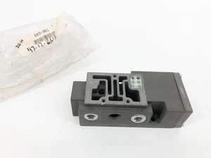 New Numatics 203-361 Valve Base Assembly 3/8" NPT - Picture 1 of 9