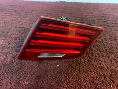 BMW 550I 535I 528I F10 OEM 14-16 PASO TRASERO LADO MALETERO TAPA LUZ TRASERA Foto 1 de 3