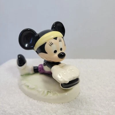 Walt Disney Productions Minnie Mouse Hecho por Goebel W Alemania Postura Estirable  Foto 1 de 4