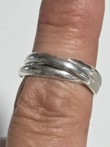 Sterling Silver solid triple crossed over Ring with Size M - Picture 1 of 12