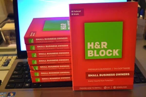2018 H&R Block BUSINESS Premium turbo S-corp & Schedule C Tax Cut NEW Sealed CD - Afbeelding 1 van 2