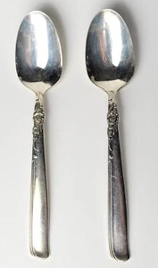 2-STÜCK VINTAGE ONEIDA PRESTIGE GAY ABENTEUER SILBERTELLER TEELÖFFEL SET 6 ZOLL - Bild 1 von 4
