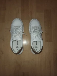 Zapatillas de tenis Time and Tru blancas y doradas talla 8,5 - Imagen 1 de 5