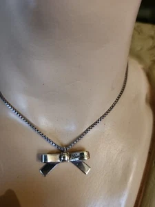 Authentic Gucci Bow Pendant - Picture 1 of 7