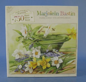 Hasbro Marjolein Bastin Jigsaw Puzzle Yellow Flowers Bumblebee 750 Pieces - Picture 1 of 2