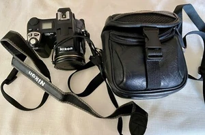 Nikon COOLPIX 5700 5.0MP Digital Camera Black F2.8-4.2 8.9-71.2mm Very Good - Picture 1 of 4