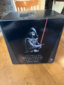 Kylo Ren Collectible Mini Bust GENTLE GIANT STAR WARS LTD 1777/2500 - NEW - Picture 1 of 14
