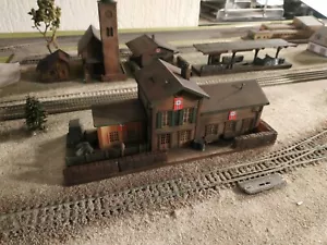 FALLER BUILDING FOR WWII MILITARY THEMES - TRAIN STATION, SCALE HO - Picture 1 of 18