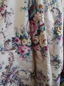 Huge Length Of Vintage Drapey Floral Cotton Sateen 4.80 metres x 122cm Width - Foto 1 di 10