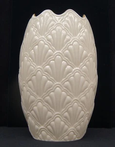 VINTAGE LENOX Jacquard Gold Trimmed Scalloped Vase 10" - Picture 1 of 6