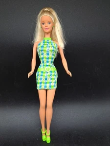 Mattel 1998 Pretty In Plaid Barbie Blonde Blue Eyes - Picture 1 of 10