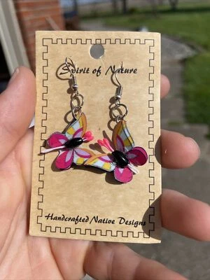 NUEVO Pendientes colgantes Spirit of Nature hechos a mano mariposa nativa perforada Foto 1 de 3
