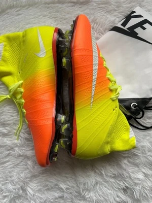 Botines de fútbol Nike Mercurial Superfly para hombre talla 9,5 de Estados Unidos Foto 1 de 4