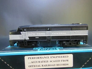HO SCALE TRAIN MINIATURE NYC NEW YORK CENTRAL FA-1 DUMMY UNPOWERED LOCOMOTIVE - Picture 1 of 4