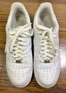 Nike Air Force 1 '07 Low-Top Weiß Herren Sportschuhe Größe 9,5 - Bild 1 von 8