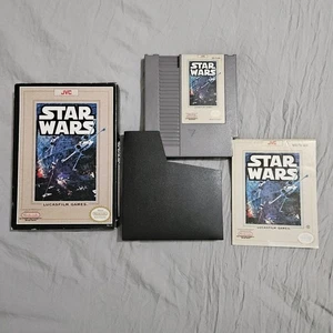 Juego NES Star Wars para Nintendo NES-7V-USA con libro de instrucciones y caja en muy buena condición - Imagen 1 de 16