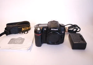 Nikon D80 DSLR 10.2MP Digital Camera Body & Accessories 'faulty' Spares/Repair - Picture 1 of 10