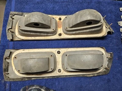 Dodge Challenger 1972 1973 1974 par de carcasas de luces traseras 3587320 3587321 Foto 1 de 4