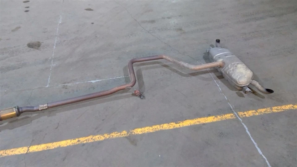 Sistema de escape Volkswagen Tiguan 2019-2021 OEM 5QM 131 690 B / 5QM 131 701 E Foto 1 de 4