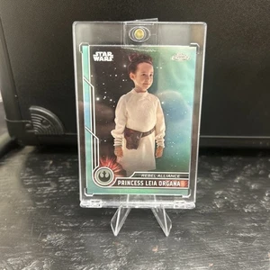 2023 Topps Chrome Star Wars #’d /199 Aqua Refractor #17 Princess Leia Organa - Bild 1 von 15