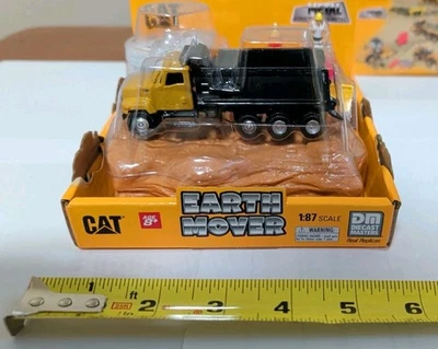 Camión de volteo Diecast Masters 1:87 (HO) CAT Foto 1 de 4