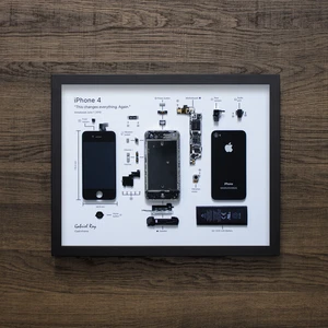 iPhone 4 USA disassembled in a Frame - Foto 1 di 6