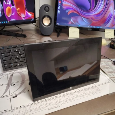 Microsoft Surface Pro 1514 Core I5-3317U@1.7GHz 4GB|64GB|+ChrgeCble - Image 1 of 4