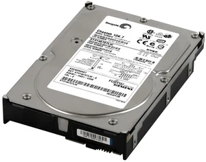 Hard Drive Fujitsu A3C40066687 S26361-H851-V200 ST3146707LW 146GB 10K SCSI 3.5'' - Picture 1 of 3
