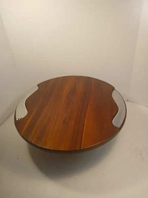 "Tablero de charcutería de madera Nambe redondo con cuchillo y tenedor Cohen 15x2-1/2""" Foto 1 de 4