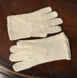 Vintage Crochet Little White Gloves Made In Italy Vintage Excellent Condition - Picture 1 of 3