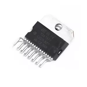 TDA7377 ST Amplificatore Audio di Potenza Doppio/Quad ZIP15 IC Chip per Autoradio - Foto 1 di 1
