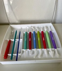 Wilton 10pc Tool Kit Fondant & Gum Paste Cake Decorating Molding Sculpting case - Picture 1 of 8