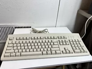 Vintage Alps KFRF-1 Serie weiß Low Profile PS/2 kabelgebundene PC-Tastatur - GETESTET EUC - Bild 1 von 4