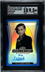 Millie Bobby Brown SGC 9,5 Auto 10 Foglie Metallo Pop Century 2020 Blu # 5/25 BAMBB - Foto 1 di 2