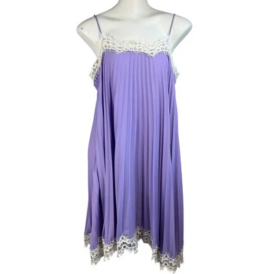 Vestido Moulinette Soeurs Anthropologie Lavanda Púrpura Encaje Ribete Plisado Cambio Foto 1 de 4