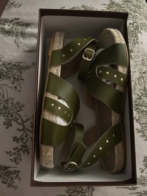 Bruno Magli Perla Green Leather Sandals With Ankle Strap. Womens Size 9. - Image 1 of 4