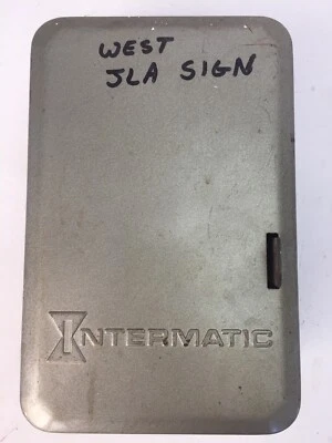 INTERMATIC TIME CONTROLS T104 24 HOUR DIAL TIME SWITCH 250VAC 2 HP 40 AMPS - Image 1 of 4