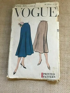 Vintage Vogue Skirt Pattern 9200 26" Waist 36" Hip Instructions Included - Picture 1 of 2