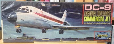 Aurora 1:72 DC-9 TWA Medium Distance Commercial Jet Model Kit  356-198, Sealed - Image 1 of 3