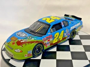 2002 ELITE 1/24 Jeff Gordon #24 DuPont/Looney Tunes PN 401212 #5336 of 6000 - Picture 1 of 7