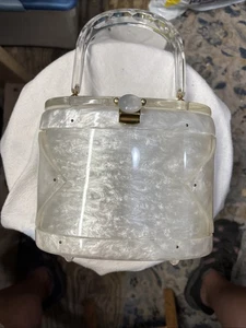 Cartera Lucite Tallada Blanca Vintage Lados Marbelizados Tallada Flor Top - Imagen 1 de 9