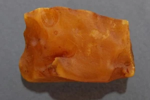 Large Genuine BALTIC AMBER Butterscotch Solid Nugget Stone Piece 56.7g 211202-7 - Picture 1 of 9