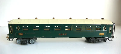 TRAINS  LR  VOITURE VOYAGEURS SNCF ÉCHELLE "O"  TÔLE Lg 32 cm ANNÉES 50 BON ÉTAT - Imagen 1 de 4
