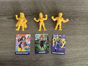 2025 Wendy's DC Mini Figuren GOLD Set #2 WONDER WOMAN ARTEMIS M.U.S.C.L.E - Bild 1 von 1
