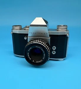 Vintage Praktica V F analoge Spiegelreflexkamera 35 mm mit Objektiv 50 mm f/2,8 – getestet - Bild 1 von 15