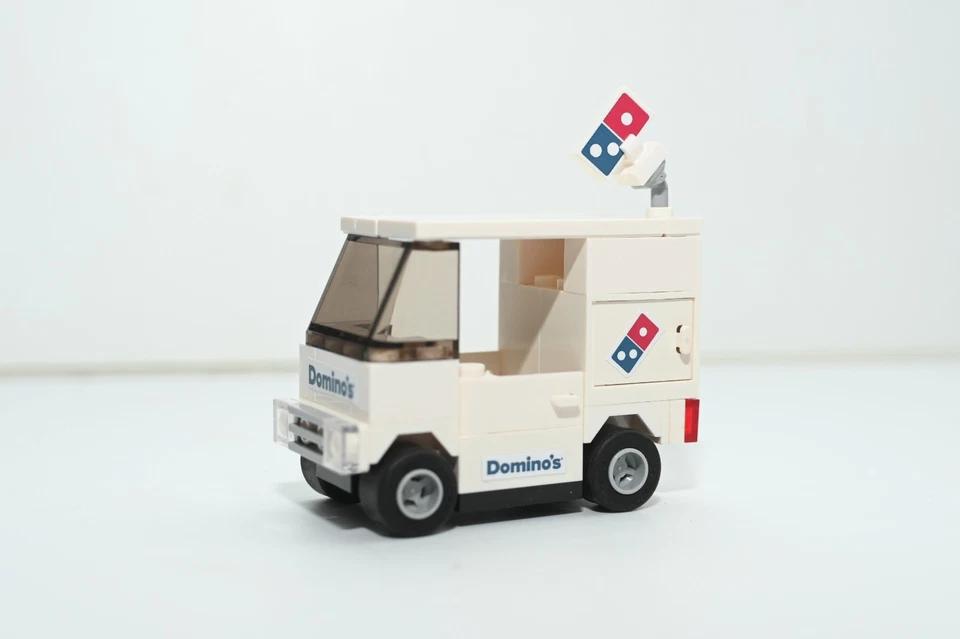 Mini Food Pizza Truck 4 ancho modelo personalizado compatible y construido con ladrillos LEGO® Foto 1 de 4