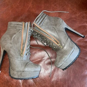 Russische Charlotte Stiefel mit Absatz 7 grau Neu ohne Etikett - Bild 1 von 7