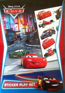  Disney Cars Sticker Play Set Panoramakulisse mit Haftfiguren Neuheit - Bild 1 von 2